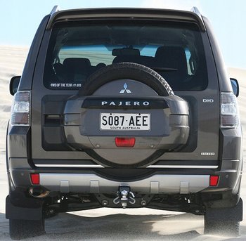 Mitsubishi PAJERO III, IV - Listwa CHROM na Klapę - Martig