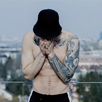Moje kurtki mają ślady od bójki Vae Vistic