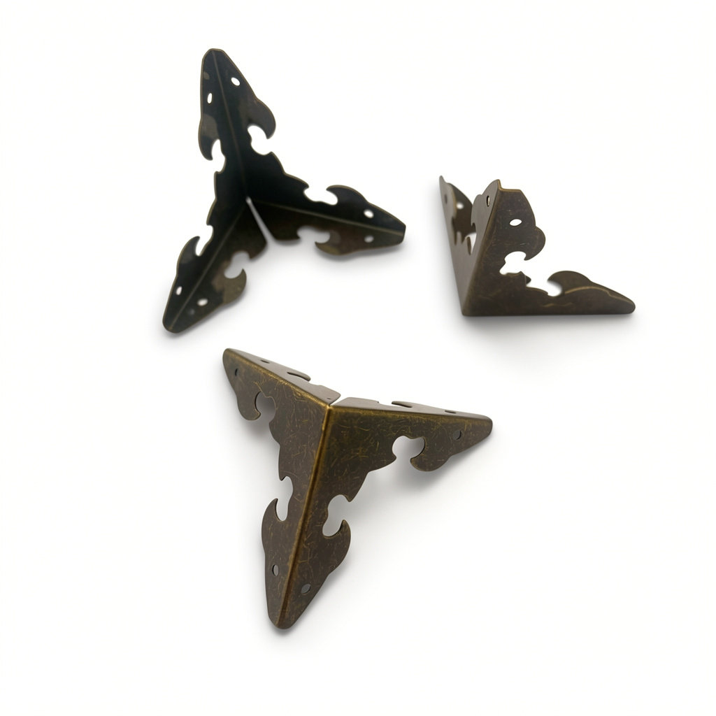 NAROŻNIK POTRÓJNY METALOWY 30X30X30MM SKRZYNKA DECO 10SZT