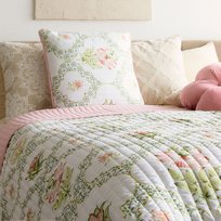 Narzuta na łóżku SAFI pikowana w pastelowe kwiaty 200x220 cm HOMLA