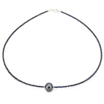 Naszyjnik srebrny z perłą hodowlaną i spinelem 8948