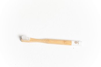 Nested, Bambusowa szczoteczka do zębów dla dzieci, Biała - Nested