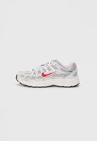 Nike P-6000 (GS) Grey/College Red – rozmiar EU 36 Nike