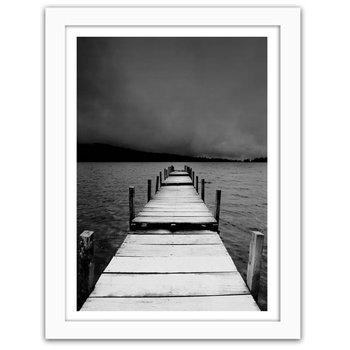 Obraz w ramie białej FEEBY Drewniany pomost w czerni i bieli, 50x70 cm - Feeby