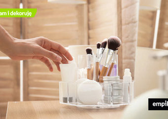 Organizer na kosmetyki – sposób na przechowywanie kosmetyków w małej łazience