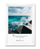 Oryginalny obraz plakat na ścianę motywacja skała fale Marek Aureliusz biała rama 23,5x32 cm