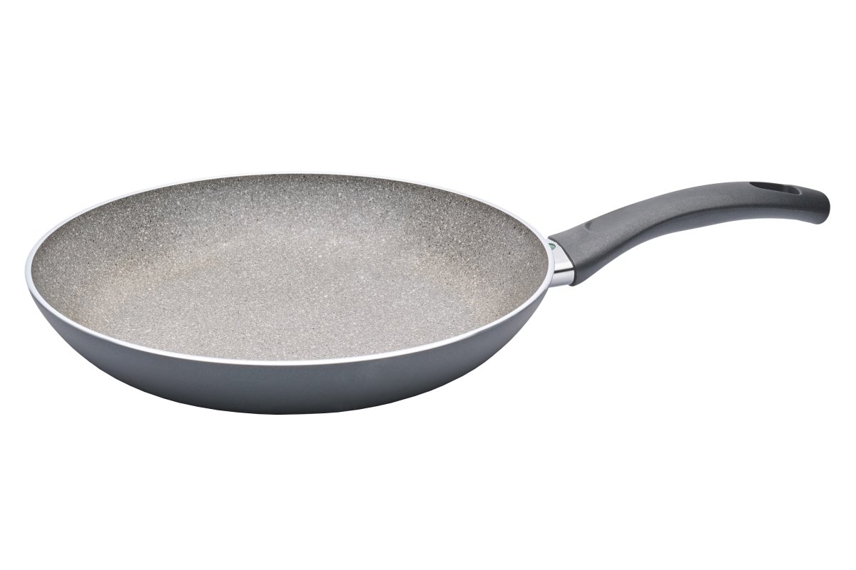 BALLARINI Bari Padella 28 cm, Alluminio, Rivestimento in Ceramica, Rivestimento Antigraffio, Padella in Ceramica per tutti i piani cottura, Adatta a Induzione [Made in Italy], Nero/Grigio
