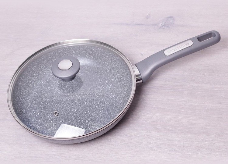 Patelnia z pokrywką KAMILLE, szara, 24 cm