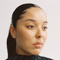 Pick Your Tears up Grace Carter