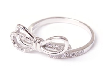 Piękny pierścionek srebrny - Hedo
