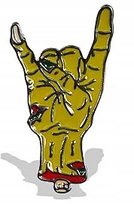 Pin przypinka metalowa zombie ręka