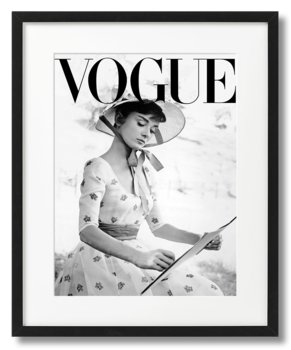 Plakat Vogue, Okładka Czarno-Biała, Audrey Hepburn W Romantycznej Sukience - DEKORAMA