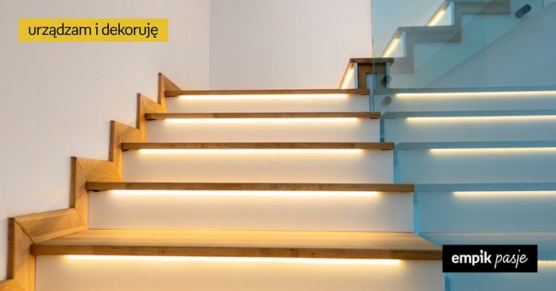 Podświetlenie schodów – sposoby na oświetlenie schodów bez kabli