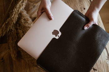 Pokrowiec Macbook 13"Sleeve Czarny - Apple