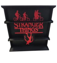 Półka na figurki Stranger Things Kinder Joy Display Stand czarna