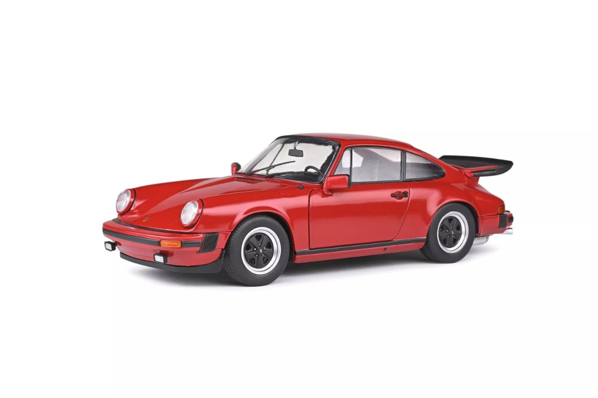 Porsche 911 (930) Carrera 3.2 - 1984, Red Solido 1:18 - Solido