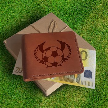 Prezent dla piłkarza Portfel męski skórzany z grawerem na karty na banknoty z kieszenią na monety brązowy handmade Piłka - Luniko