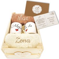 PREZENT NA ŚLUB ROCZNICĘ JUBILEUSZ RĘCZNIKI KUBKI ŻONA MĄŻ + KARTKA ŚLUBNA