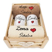 PREZENT NA ŚLUB ZESTAW ŚLUBNY RĘCZNIKI + KUBKI ŻONA i MĄŻ + SKRZYNKA DREWNO