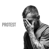 Protest (2025) DJ B, Włodi, Zdechły Osa
