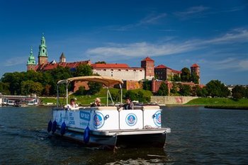 Prywatny rejs katamaranem po Wiśle dla 11 osób – Kraków - Rejs Katamaranem na wyłączność - 60 minut