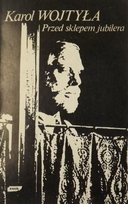 Przed sklepem jubilera Wojtyła Karol