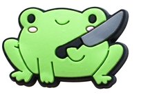 Przypinka pin do butów crocs crocsów zwierzątka żaba żabka z nożem DKM