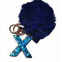 Puszysty breloczek z literą X - hit sezonu