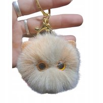 Puszysty Brelok Kremowy Kot z czarnymi oczami