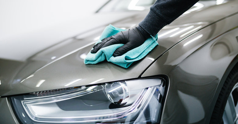 Ręczne polerowanie samochodu – jak to zrobić? Poradnik