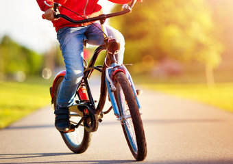 Rower na komunię – jaki rower sprawdzi się na komunijny prezent? Doradzamy