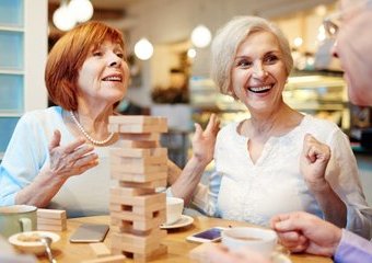 Rozrywka dla seniora – pomysły na zajęcia dla starszych osób