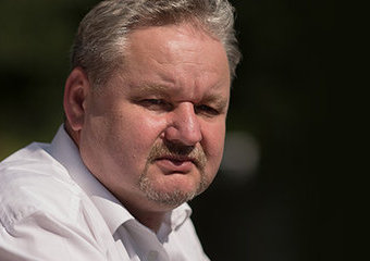 Kolejny tom z serii neomilicyjnego kryminału 