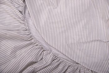 Sango Trade, Prześcieradło dziecięce z gumką, 70x140 cm, Szare Paski - Sango Trade