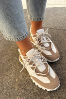 Skórzane Półbuty Sneakersy Damskie Artiker 56C1738 Beżowo-Złote-38 Artiker