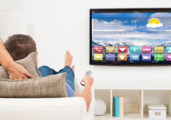 Smart TV: przegląd polecanych telewizorów i przystawek Smart TV