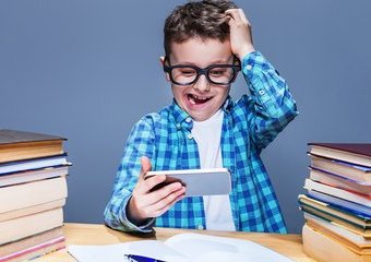 Smartfon dla dziecka – jaki wybrać z różnych przedziałów cenowych