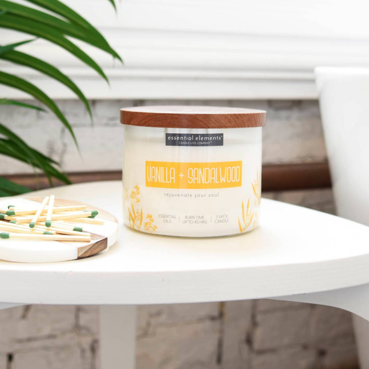 Sojowa świeca zapachowa z olejkami eterycznymi Vanilla Sandalwood