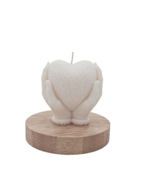 Sojowa świeczka zapachowa Serce w dłoniach 7,7cm 152,9g Drzewo Sandałowe - Holipka