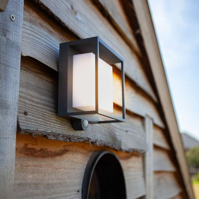 Solarna Lampa Elewacyjna Curtis Lutec Elewacyjna Oprawa Klatka Led W K Outdoor