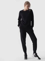 Spodnie damskie dresowe joggery 4F 4FWMM00TTROF0946-20S Czarny 4F