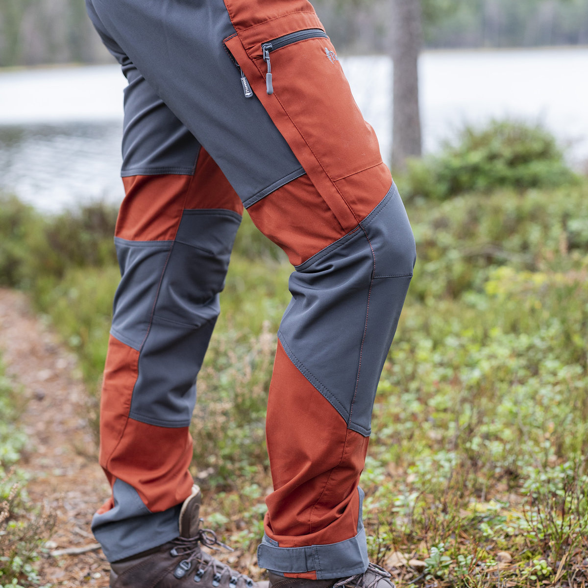 Pantaloni Trekking Uomo Pinewood Caribou TC - Elasticizzati, Idrorepellenti, Con Ginocchia Articolate