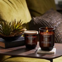 Średnia świeca Lavender & Cypr