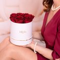 Stabilizowane czerwone wieczne róże biało-złoty duży flower box Infinity Rose prezent dla kobiety na imieniny urodziny Walentynki - Infinity Rose