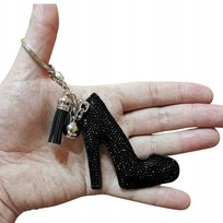 Stylowy brelok czarna szpilka - modny i kobiecy gadżet