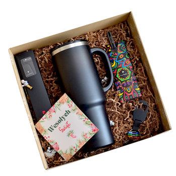 Świąteczny zestaw prezentowy Butelka, Kabel, Długopis, Brelok, Kartka - Nuevents