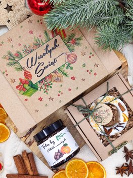 Świąteczny zestaw prezentowy świeca sojowa Czekolada z mandarynką + zawieszka sojowa na choinkę - Tales by Nature