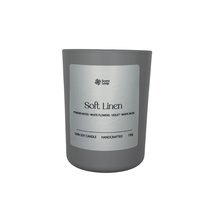Świeca sojowa zapachowa Soft Linen cytrusy, pudrowe nuty i białe piżmo Regular 150g