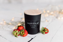 Świeca zapachowa sojowa Truskawka Aromma 300 ml - POCZUJ ŚWIEŻĄ, SŁODKĄ TRUSKAWKĘ!