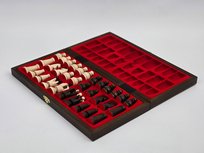 SZACHY drewniane WE WKŁADCE 34x34 - PRODUCENT, gra planszowa, Szachy Syc